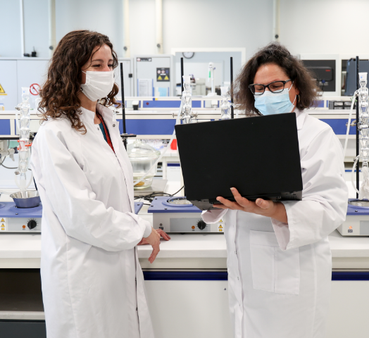 medical professionals in lab setting